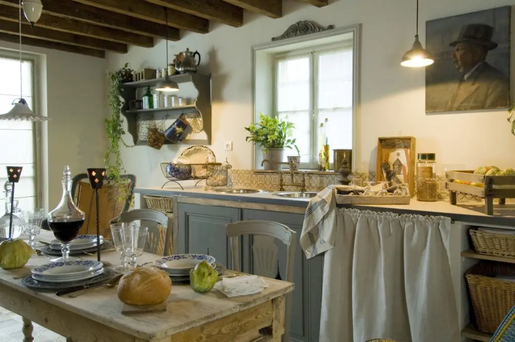 Farmhouse Style Kitchen