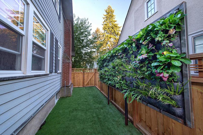 Living Wall Privacy Screen