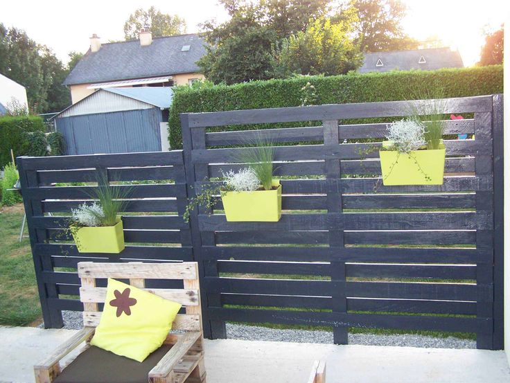 Recycled Pallet Privacy Screen
