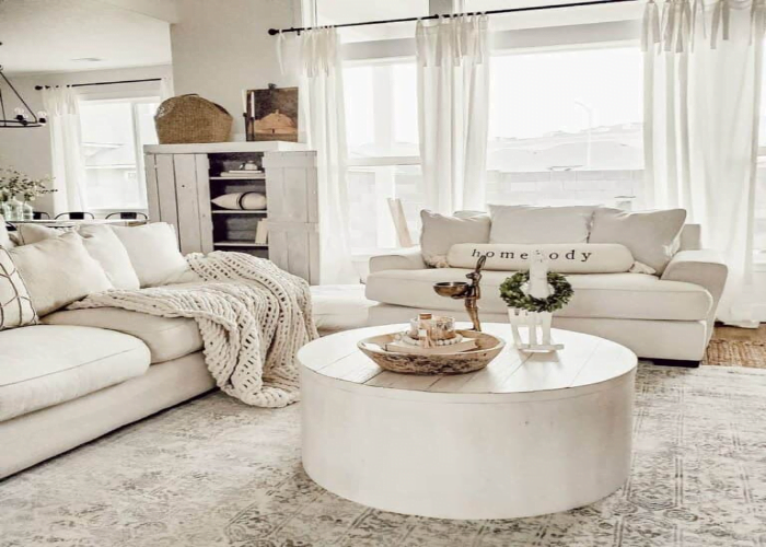Go in For an All-White Coffee Table