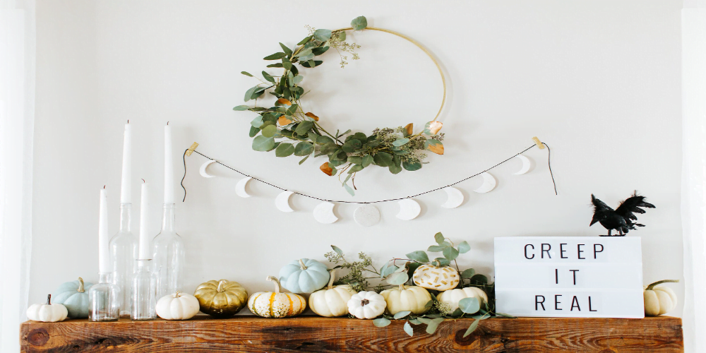 Hanging Moon-Shaped Garland