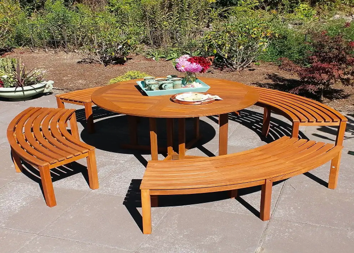 Breakfast Nook with a Curved Bench