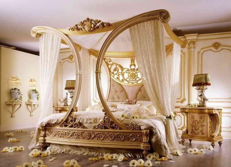 Regal Canopy Bed